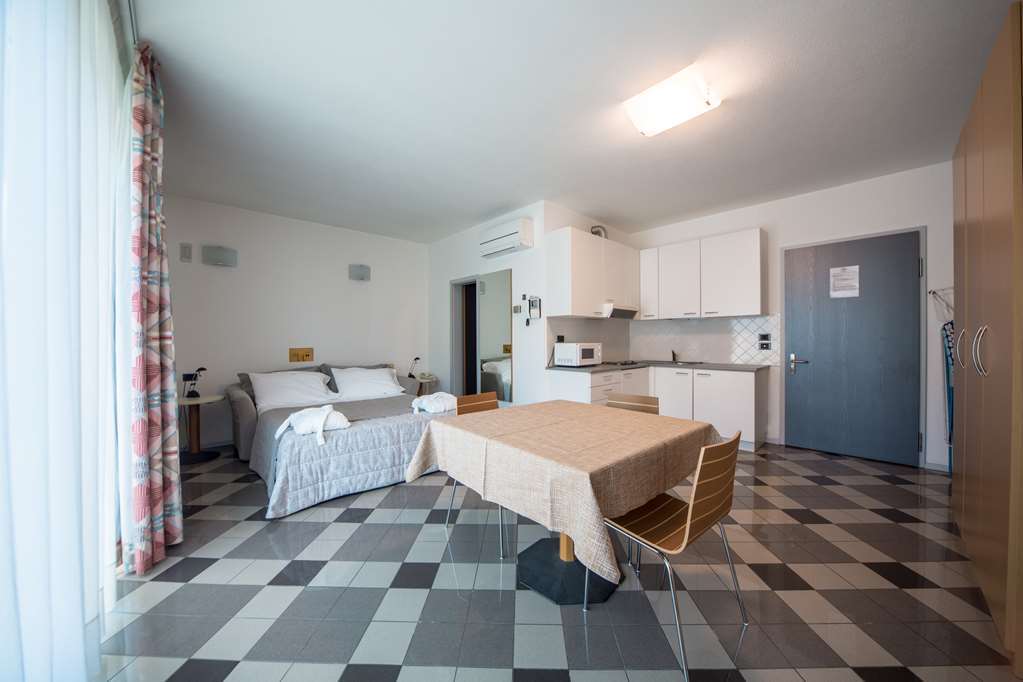Aparthotel Piazzi House Sondrio Habitación foto