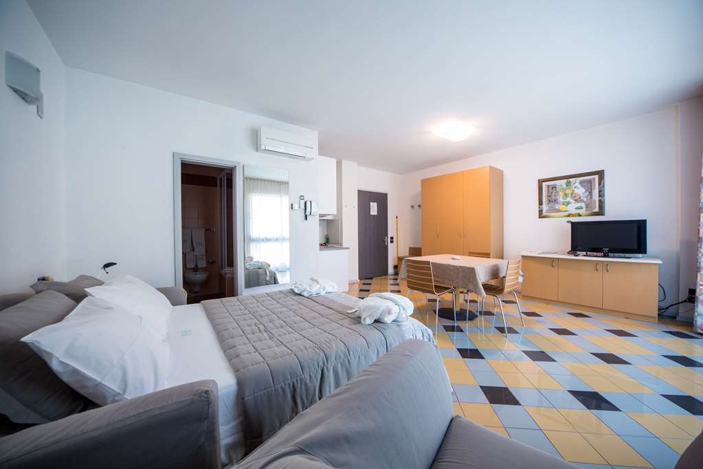 Aparthotel Piazzi House Sondrio Habitación foto